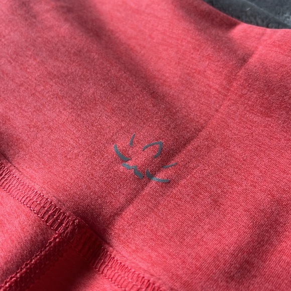 NWOT Beyond Yoga bike shorts coral pink - Picture 4 of 5